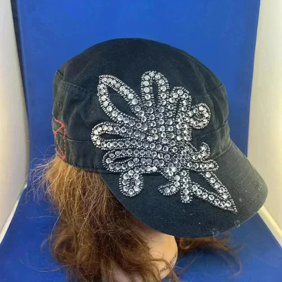 Stylish y2k Black Cap with Rhinestone Embellishment - Picture 2 of 8